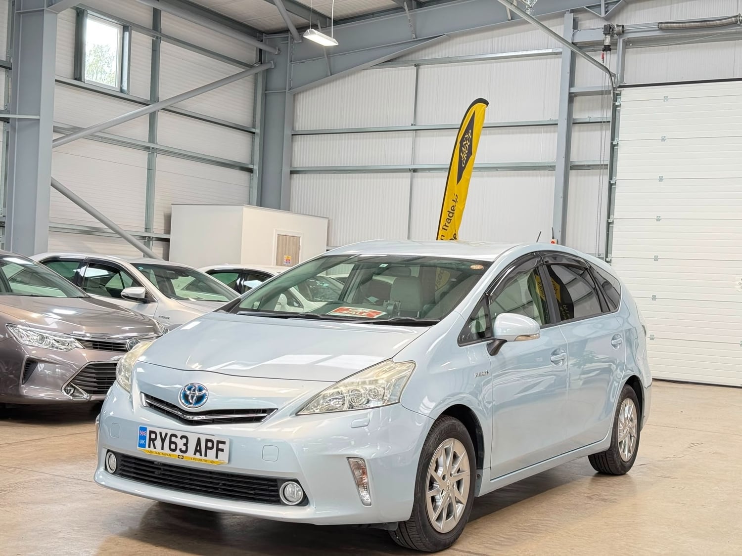 Toyota 7 Seat Prius Reading