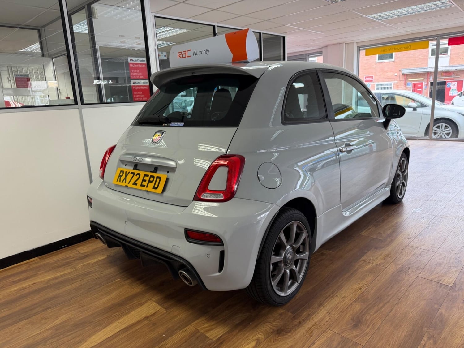 [ berth ]Abarth 595