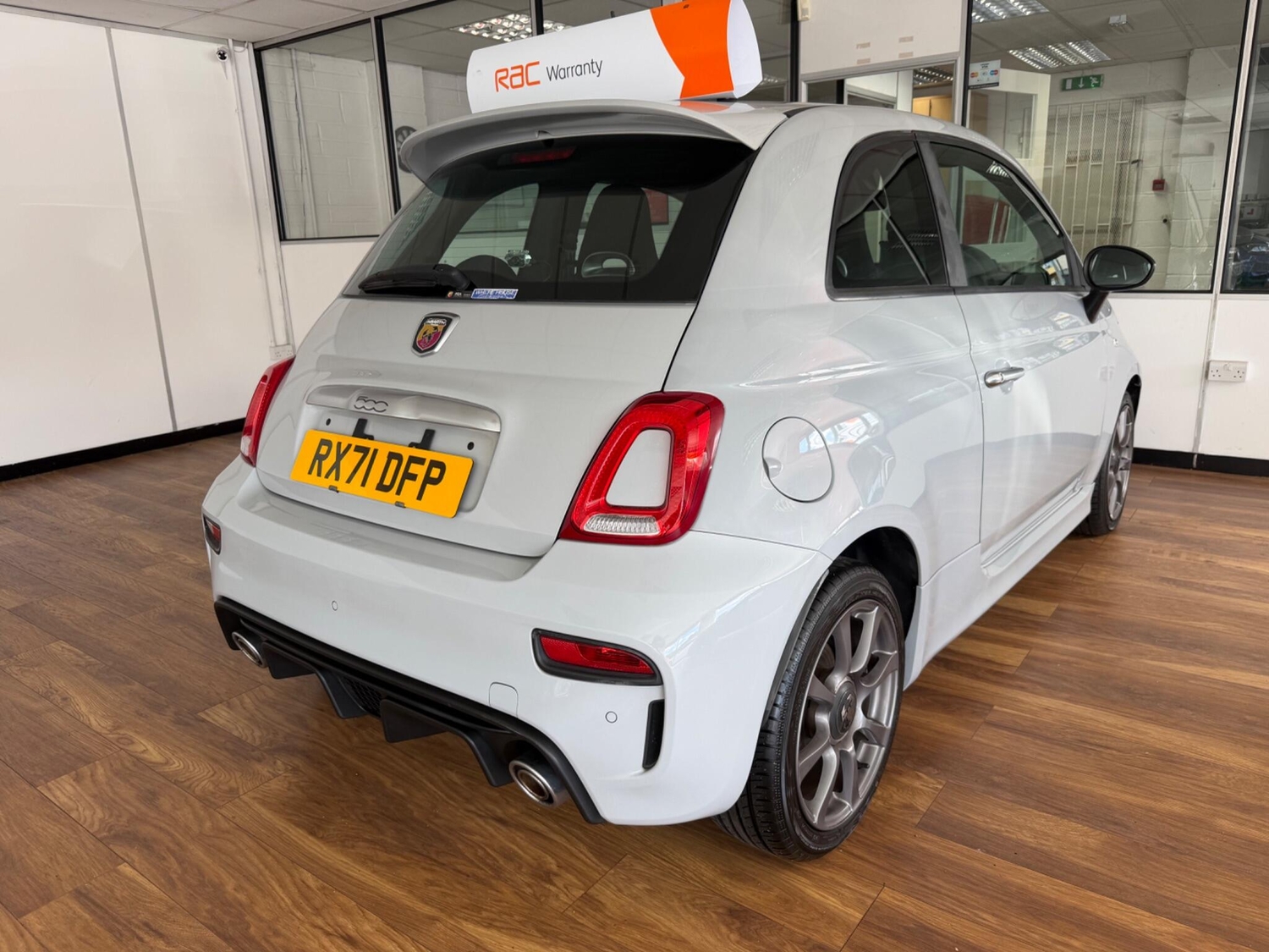 [ berth ]Abarth 595
