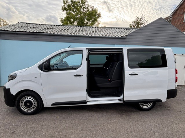 Vauxhall Vivaro 2024 - Vans & Commercial Vehicles in Southampton