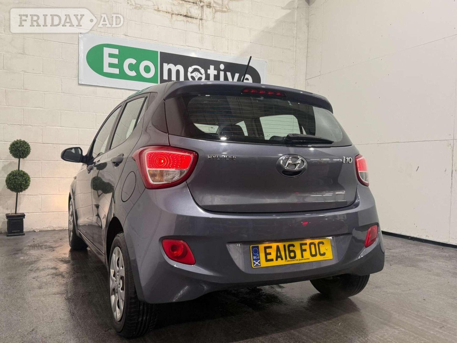 Hyundai i10 2016 - Cars in Uxbridge