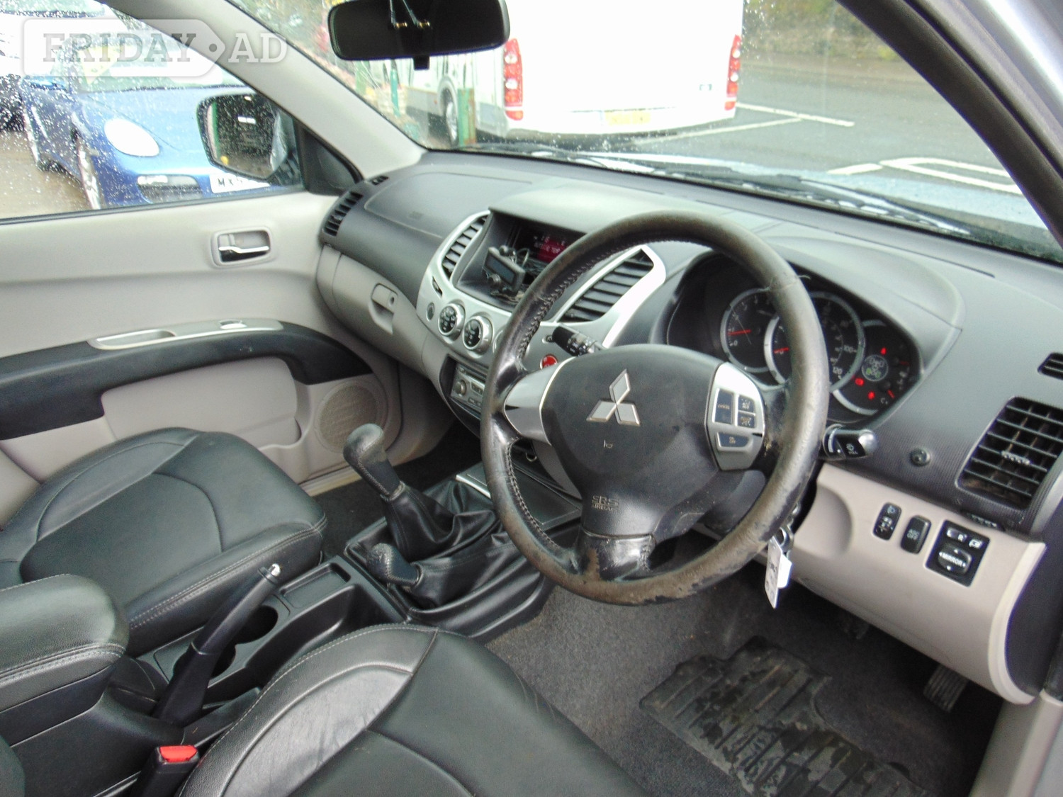 Mitsubishi L200 2011 - Cars