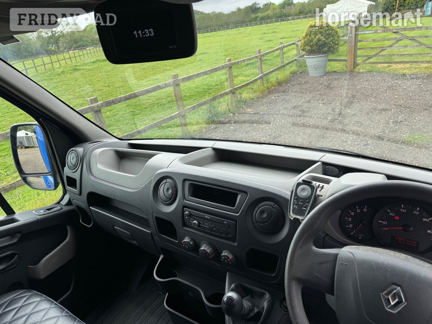 Alexanders Alexanders Renault Horsebox - Trailers & Horseboxes in Rudgwick