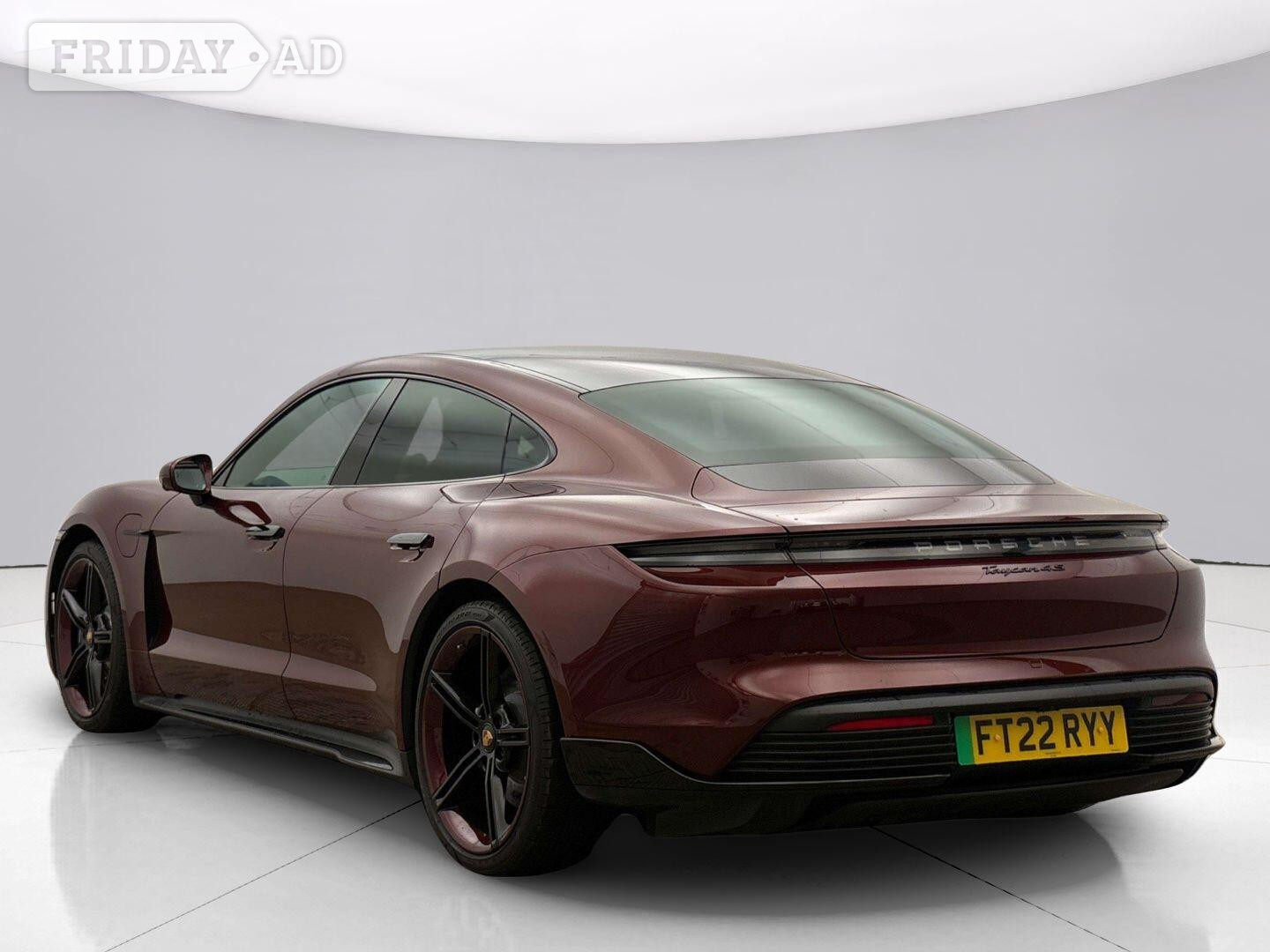 Porsche Taycan Ely