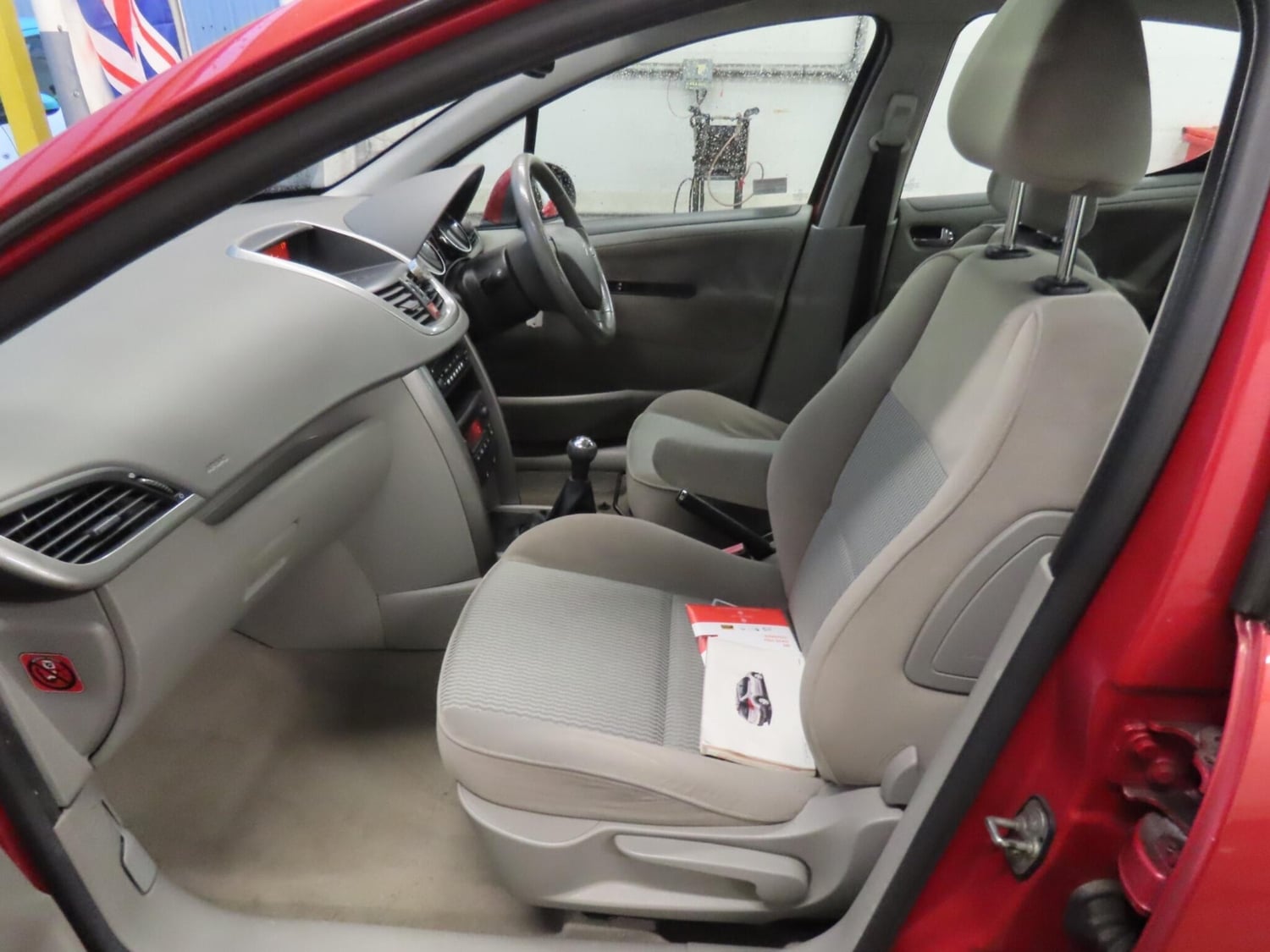 [ berth ]Peugeot 207