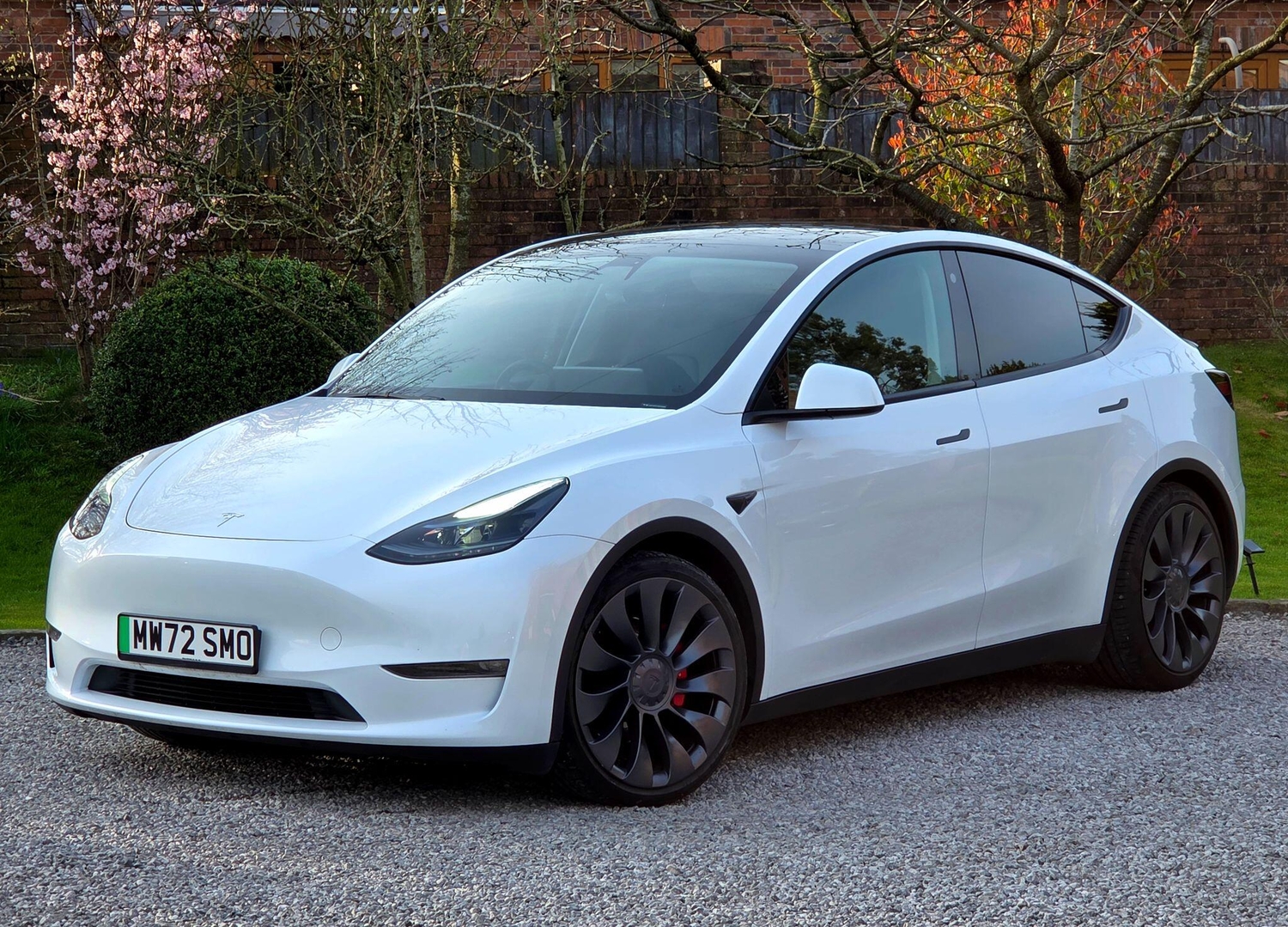 [ berth ]Tesla Model Y