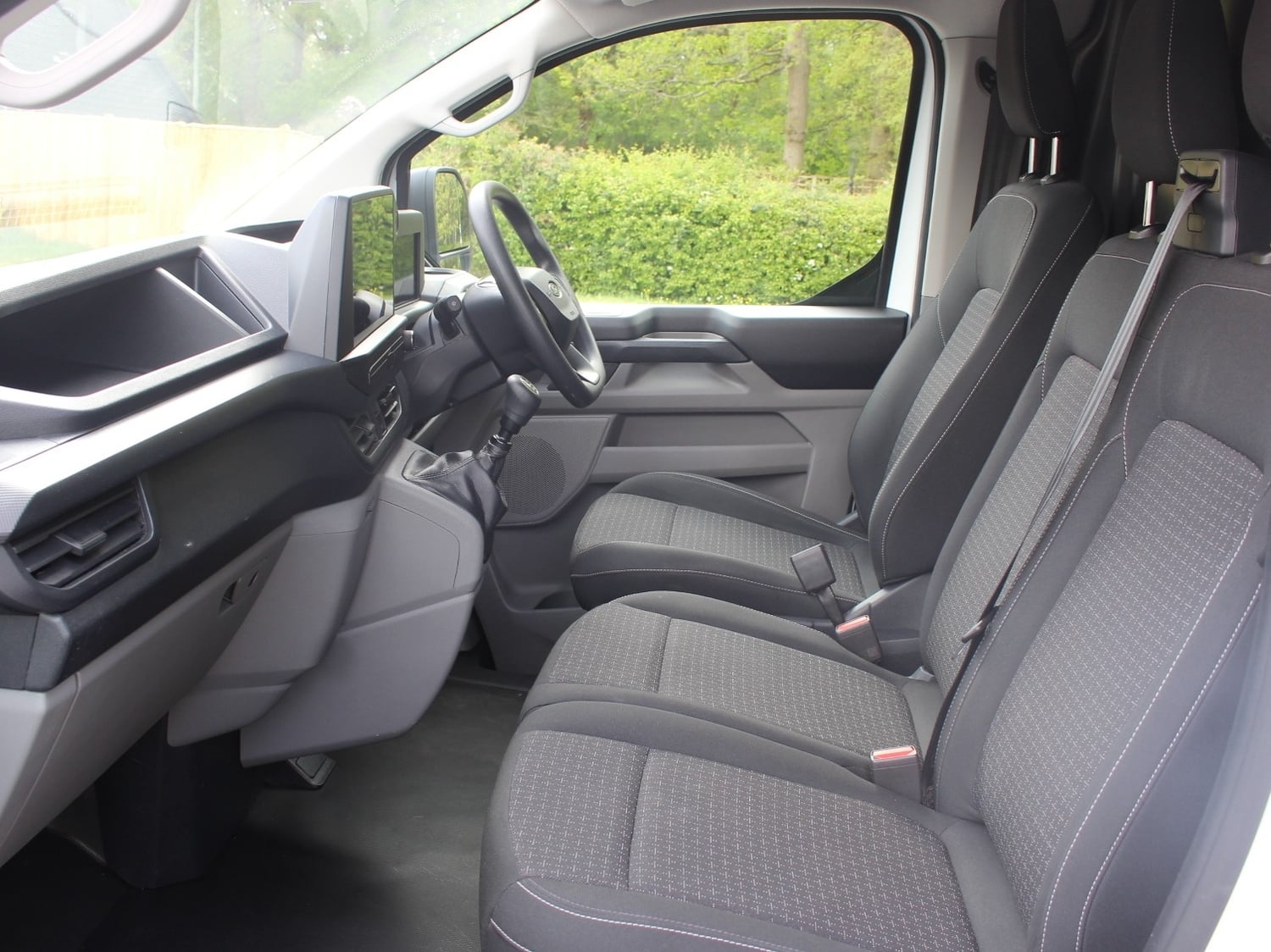 Ford Transit Custom 2025 - Vans & Commercial Vehicles
