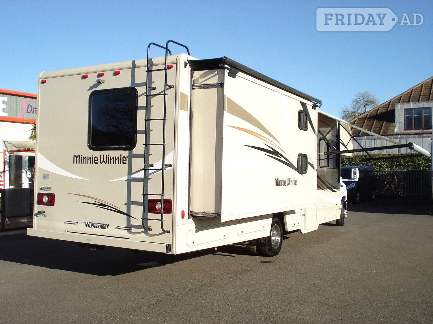 [ berth ]Winnebago Minnie Winnie 31B
