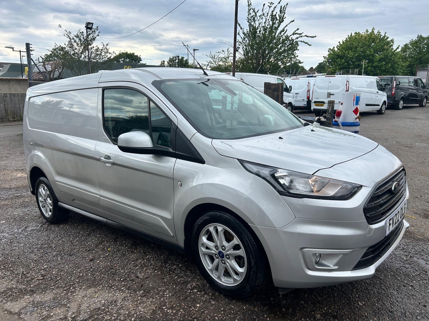 [ berth ]Ford Transit Connect