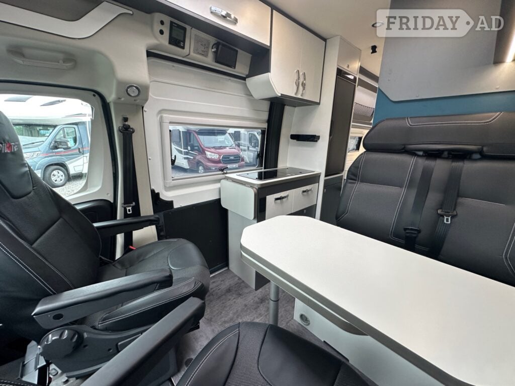 [4 berth ]Pilote V633M Evidence