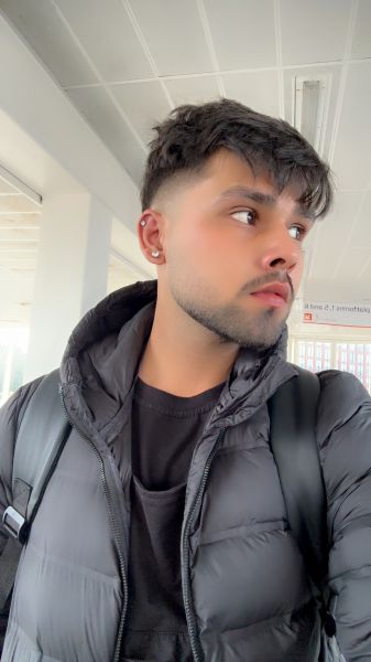 DesiAdonis