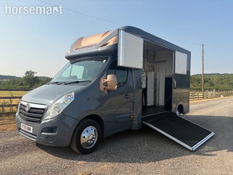 Equi Taxi Stallion  Vauxhall Horsebox