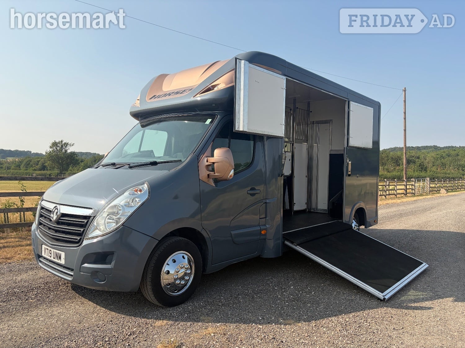 Equi Taxi Stallion  Vauxhall Horsebox in Derby