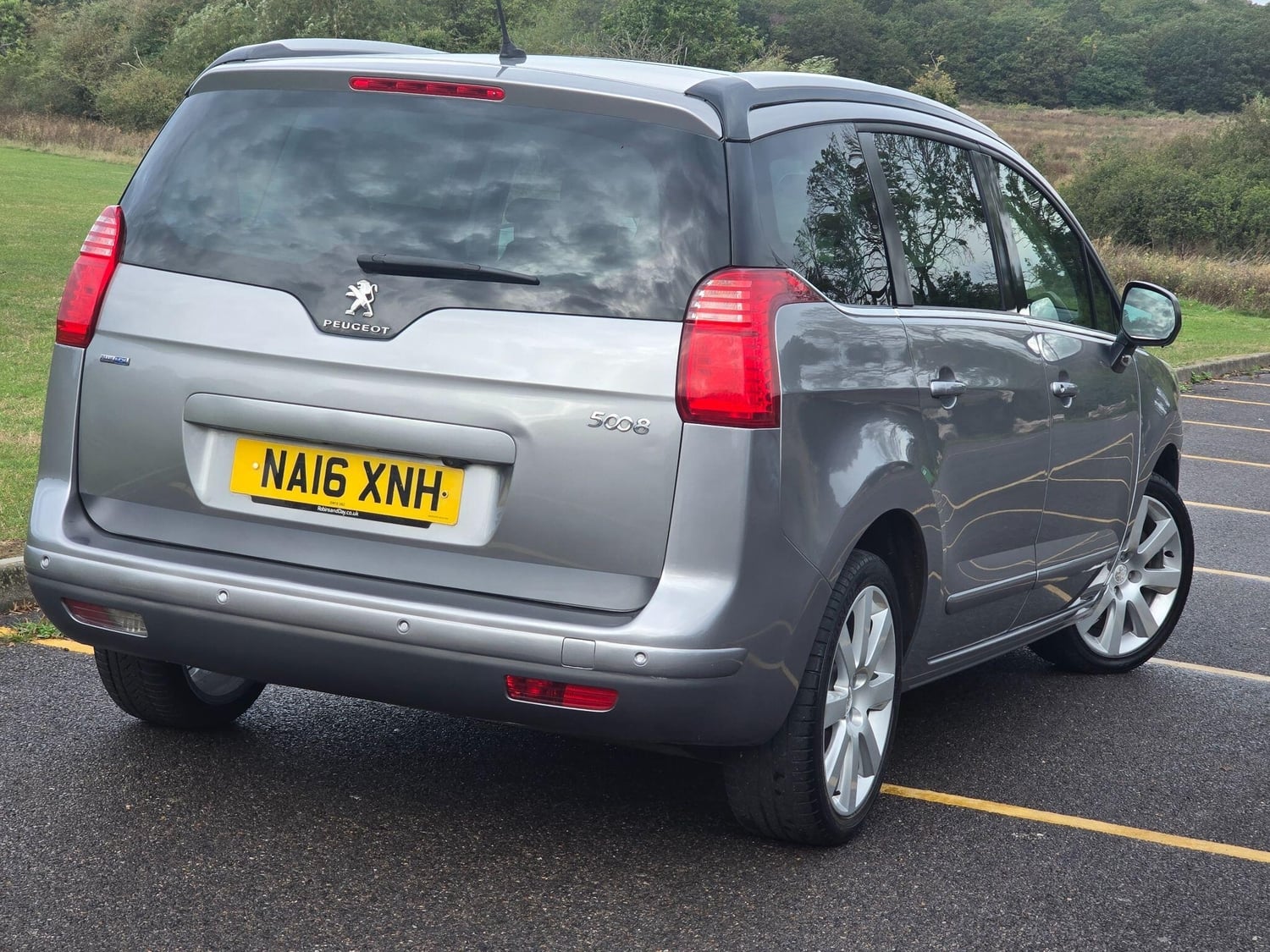 Peugeot 5008 2016 - Cars in Ongar