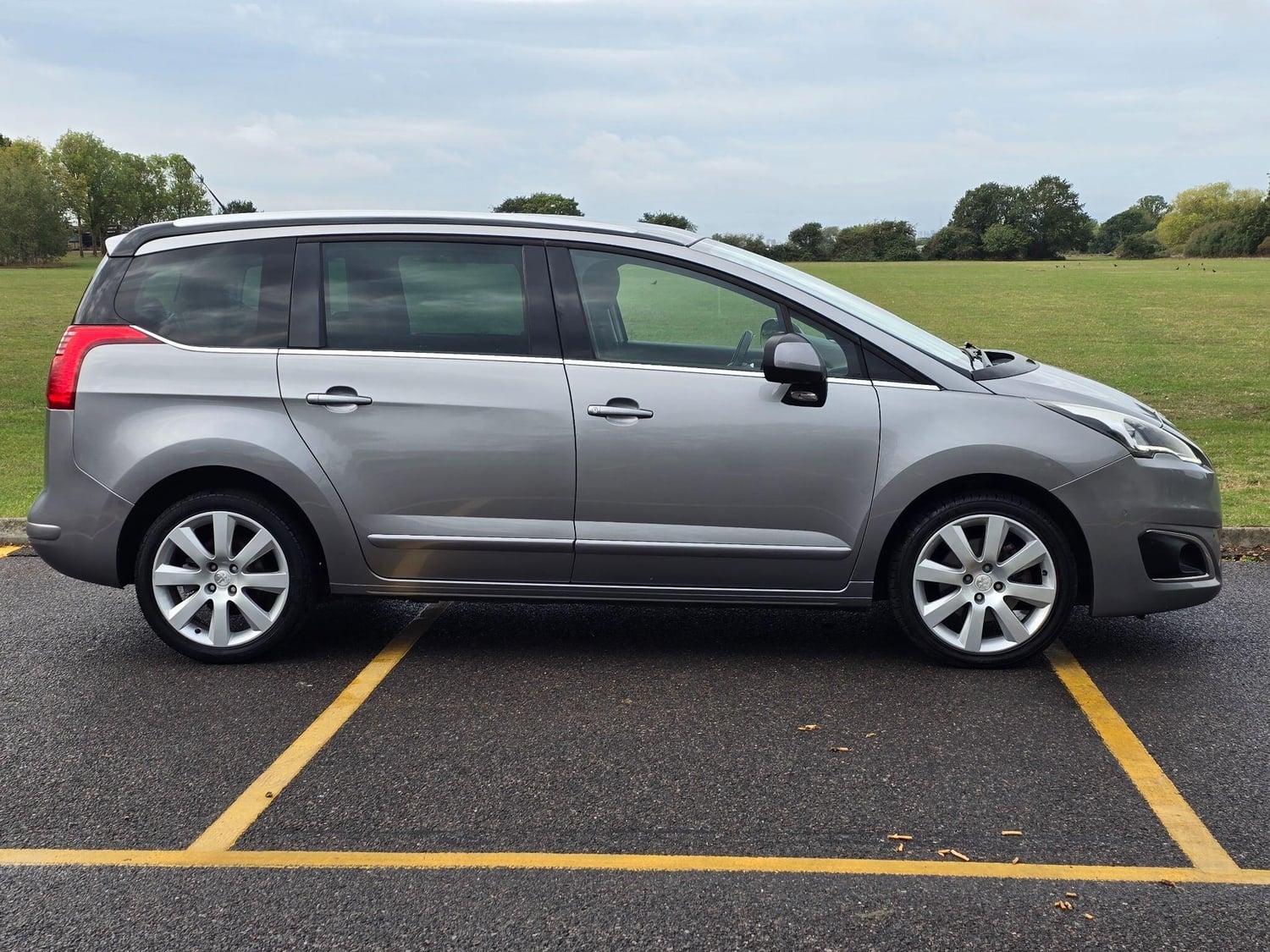 Peugeot 5008 2016 - Cars