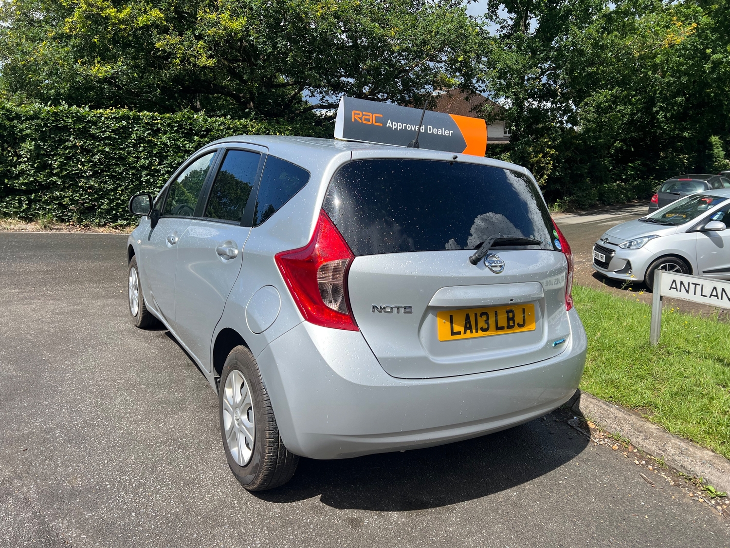 Nissan Note 2013 - Cars