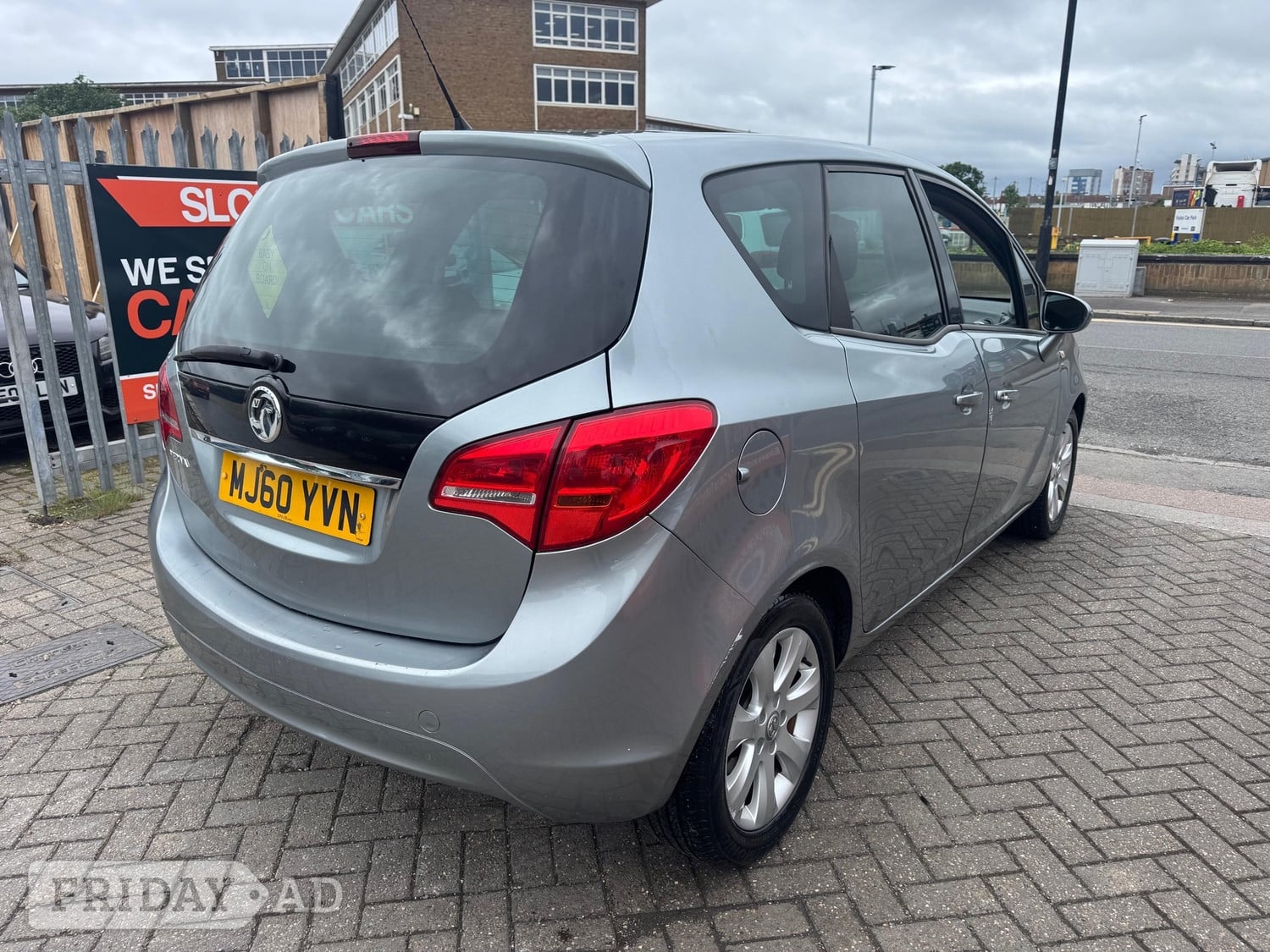 Vauxhall Meriva 2011 - Cars in Slough