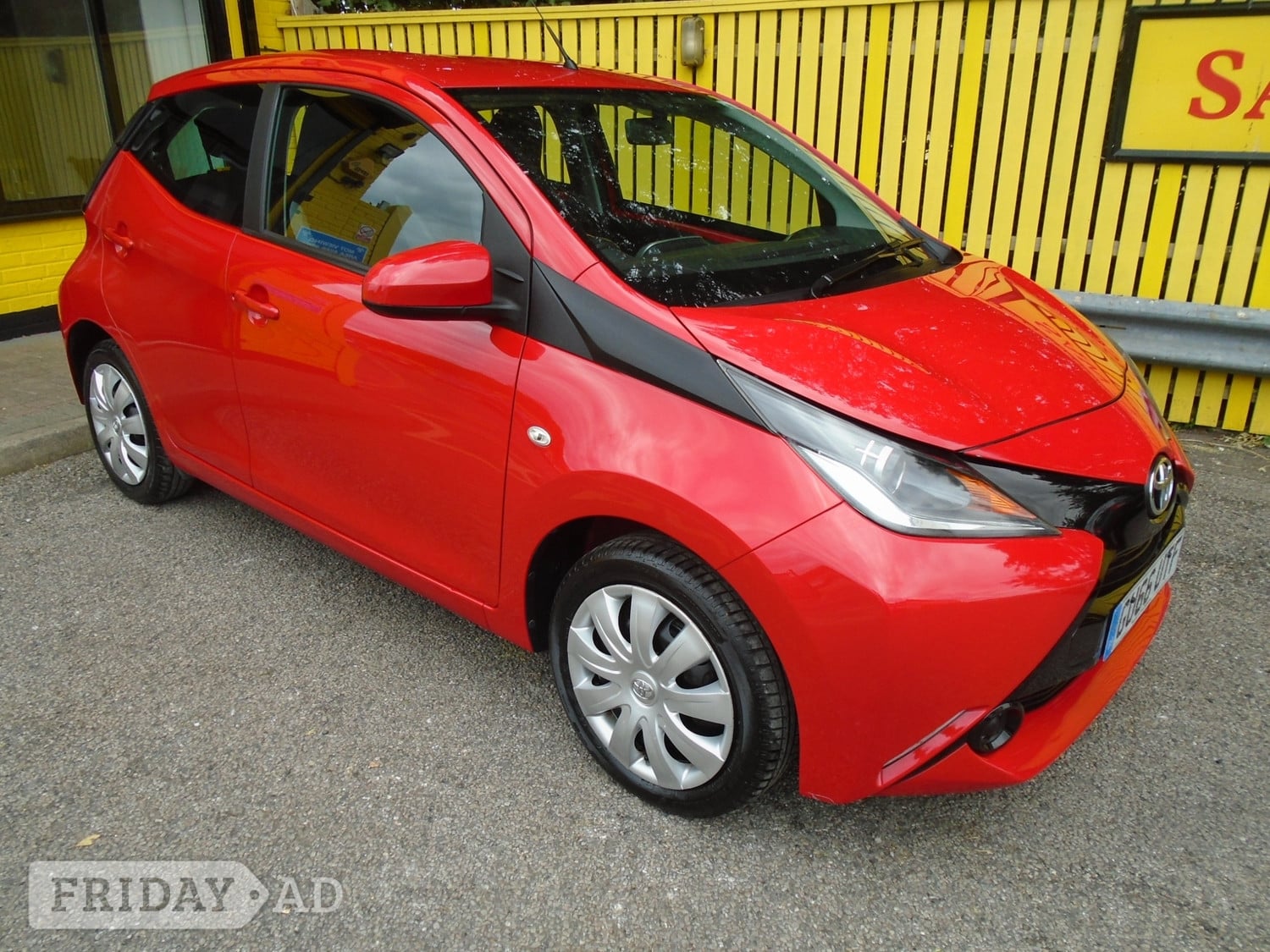 Toyota Aygo 2016 in Worthing