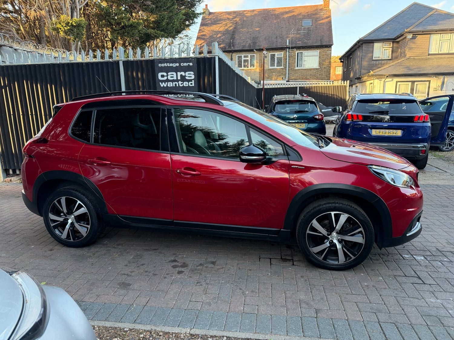 [ berth ]Peugeot 2008