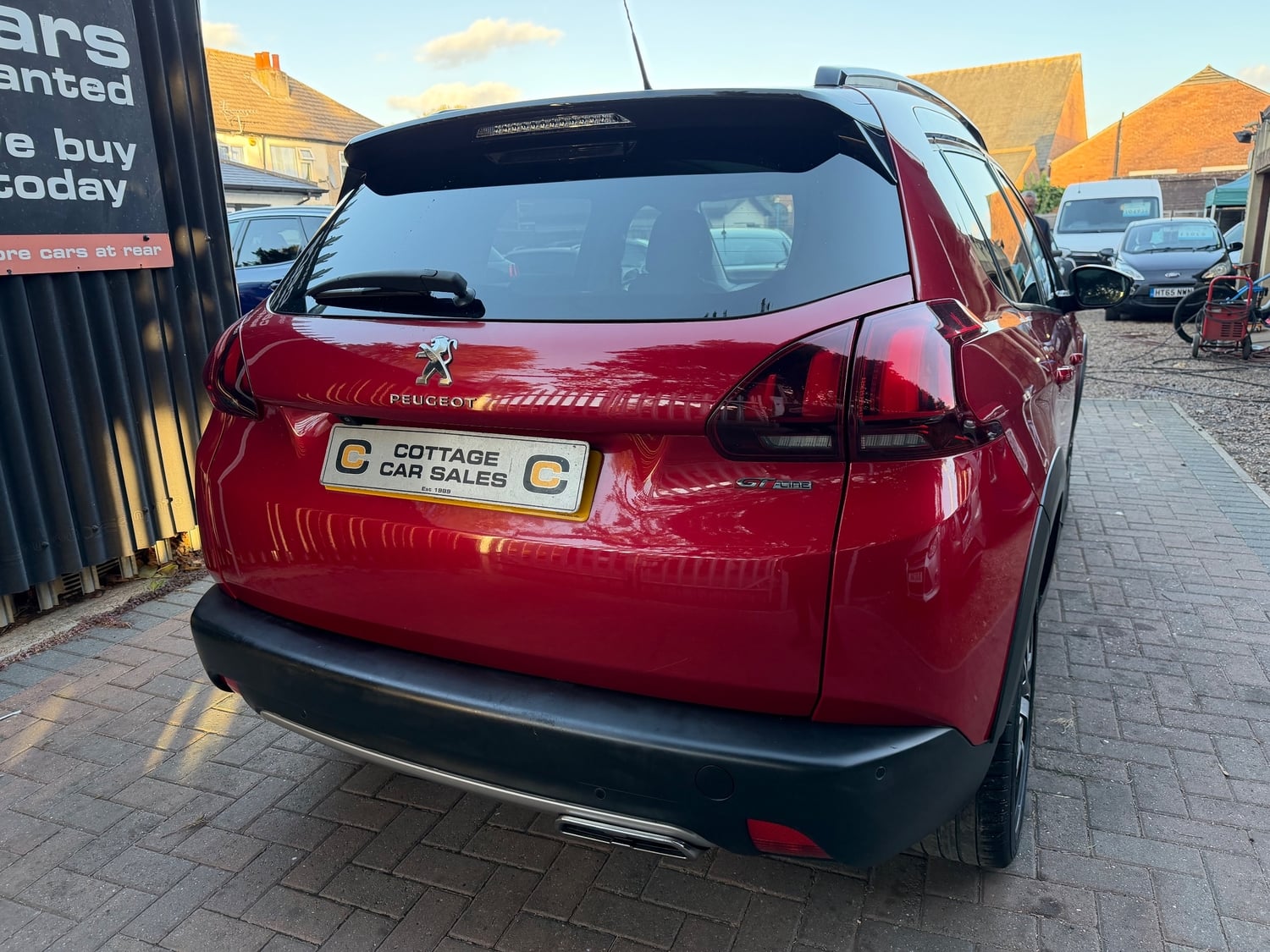 Peugeot 2008 2019 - Cars