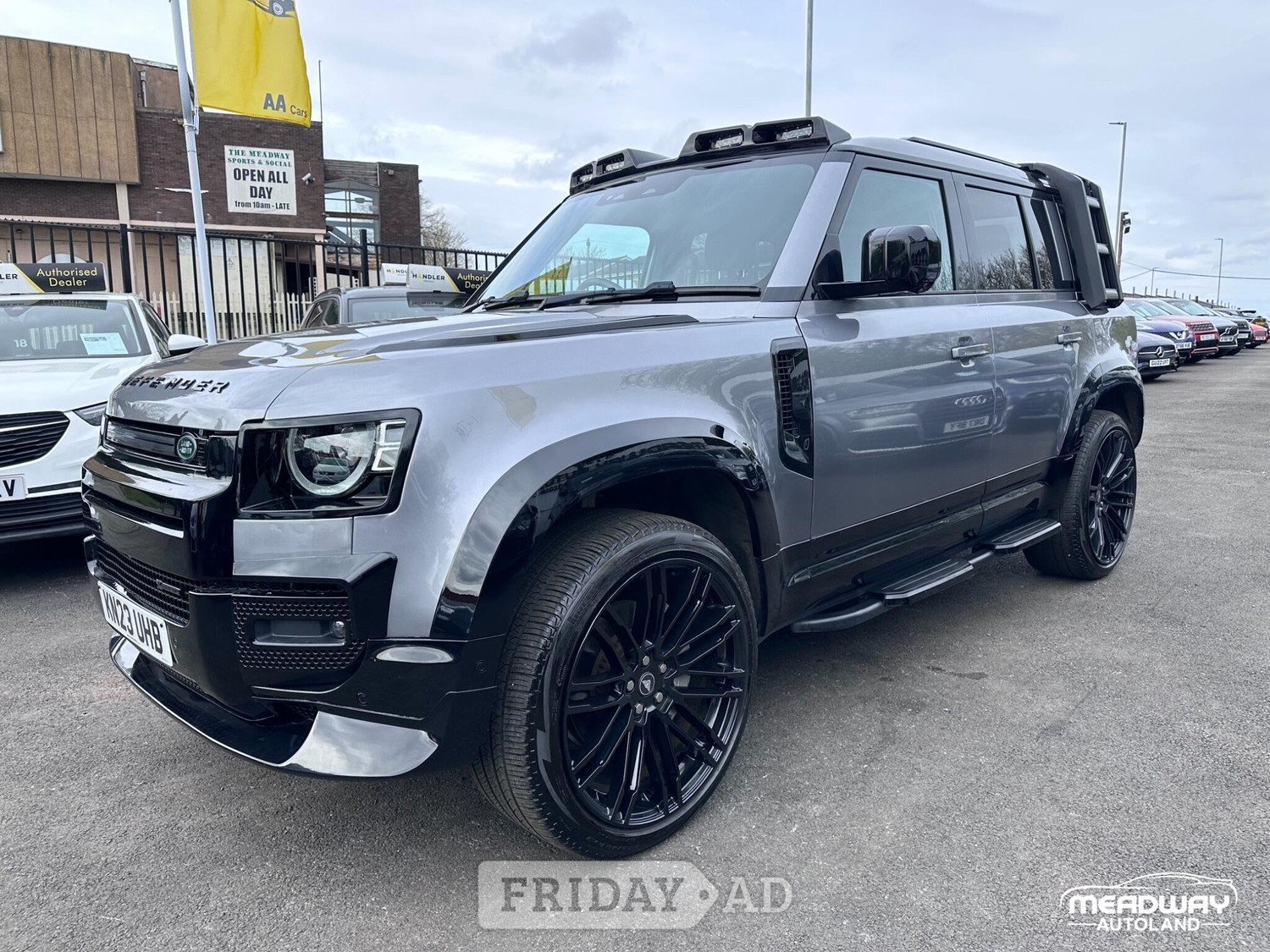 Land Rover Defender 110 2023 - Cars