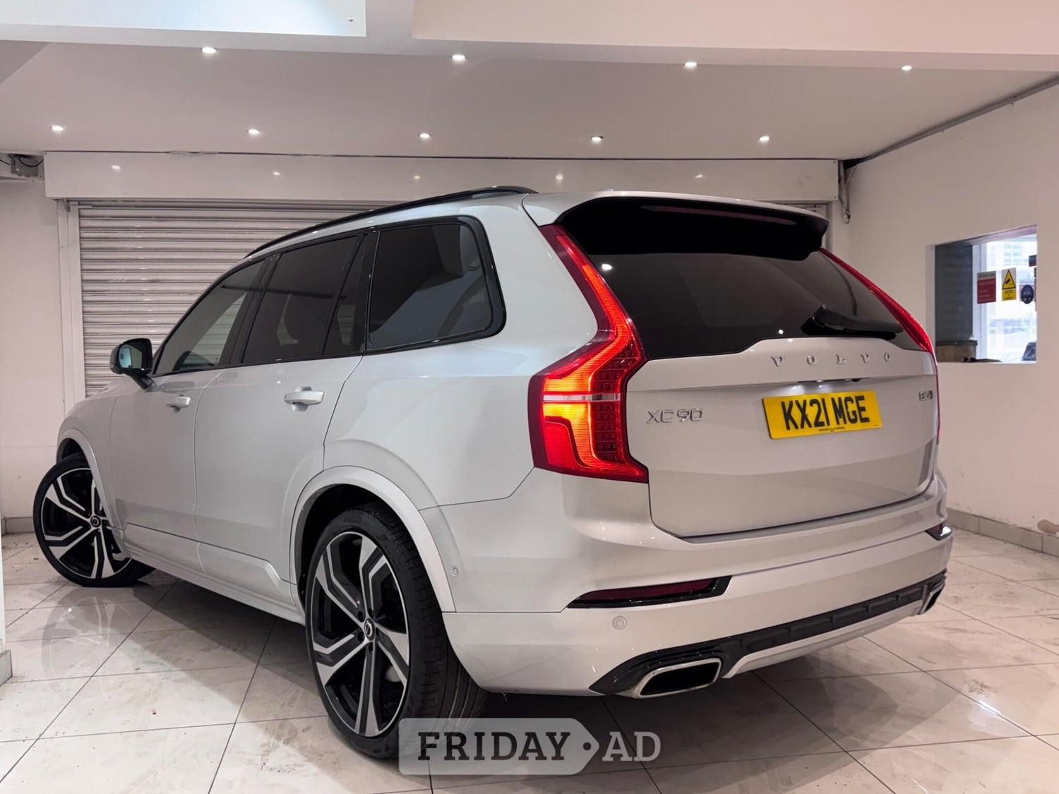 Volvo XC90 2021 - Cars