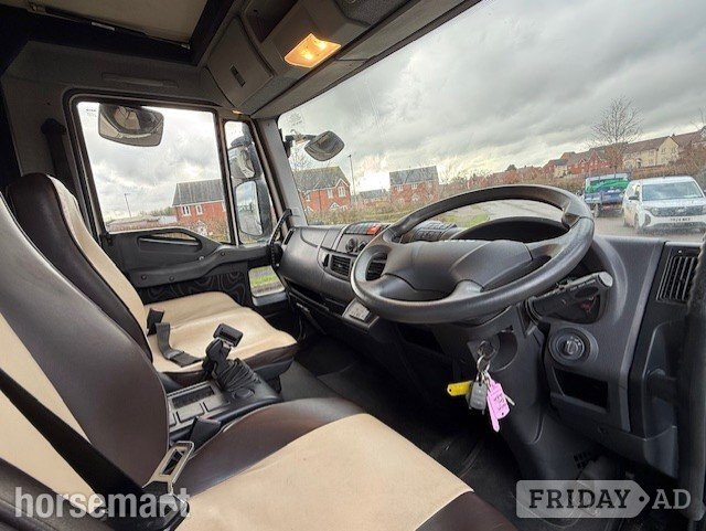 Whittaker Impact Iveco Horsebox - Trailers & Horseboxes in Banbury
