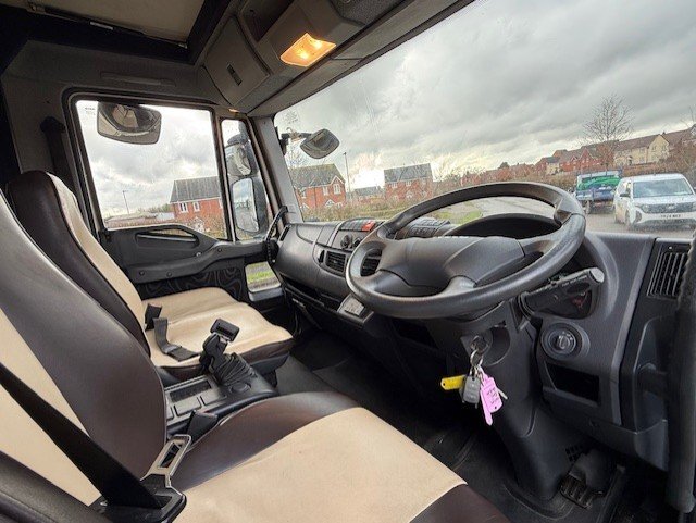 Whittaker Impact Iveco Horsebox - Trailers & Horseboxes in Banbury