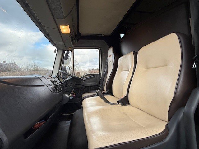 Whittaker Impact Iveco Horsebox - Trailers & Horseboxes