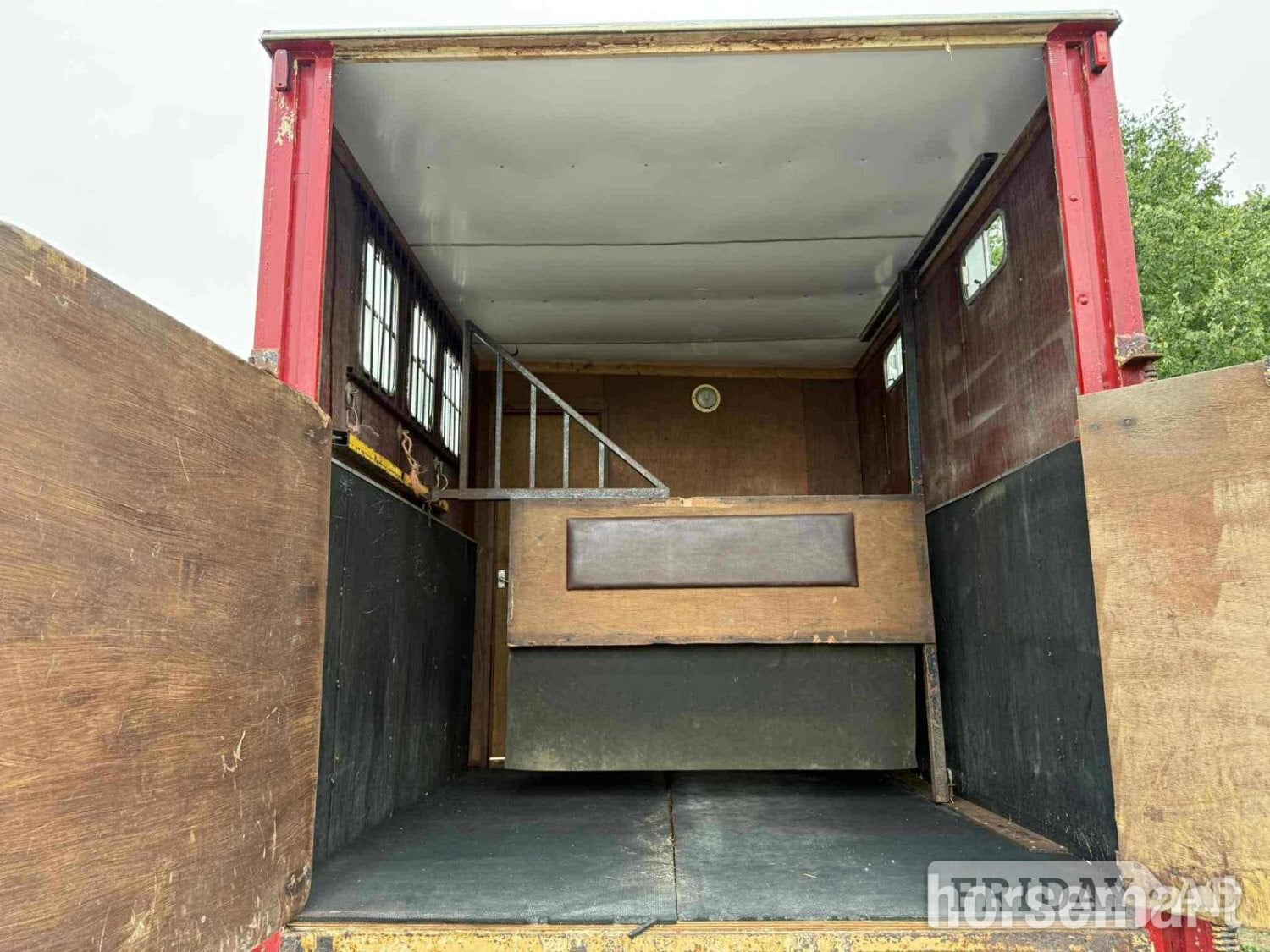 [ berth ]Box Van 