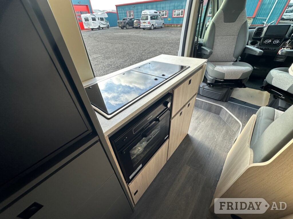 [2 berth ]Auto-Trail Expedition 68