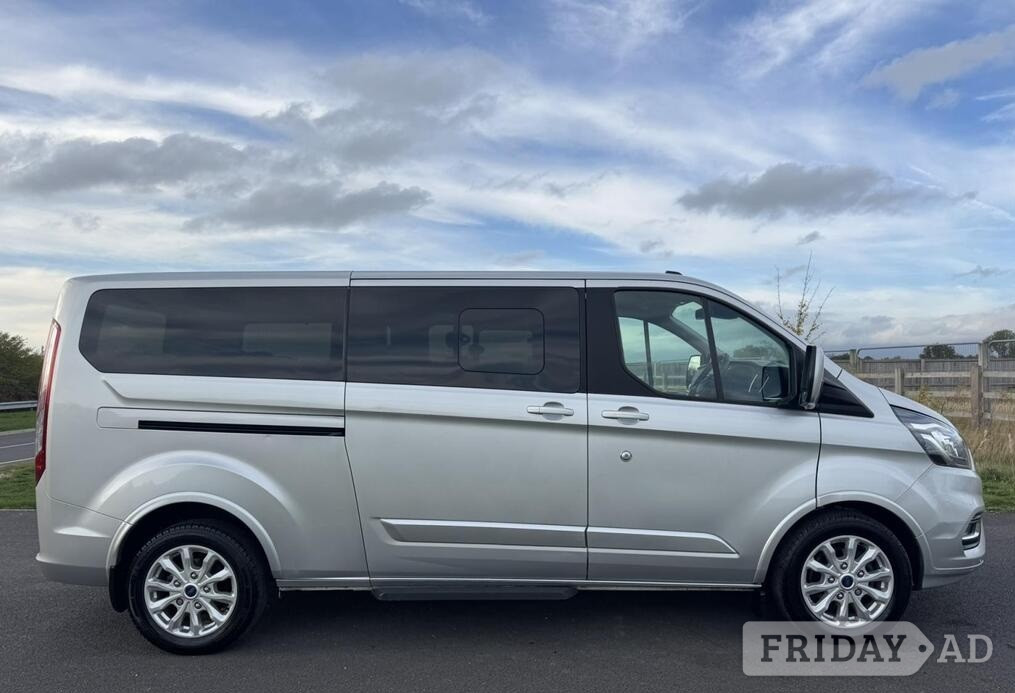 Ford Tourneo Custom 2022 - Cars