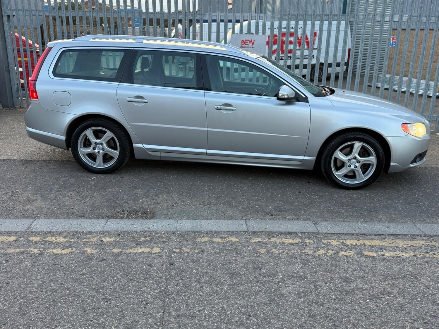 Volvo V70 2011 - Cars
