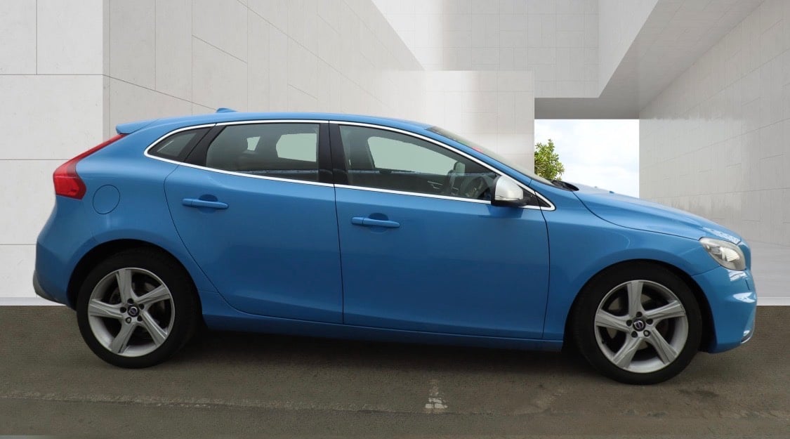 Volvo V40 2015 - Cars in Bristol