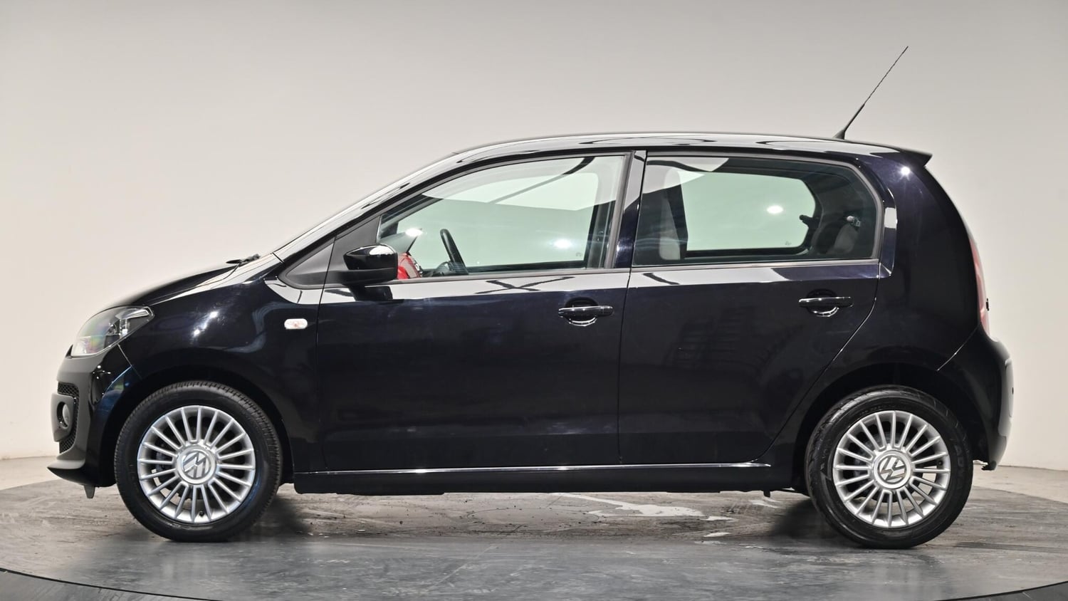[ berth ]Volkswagen Up