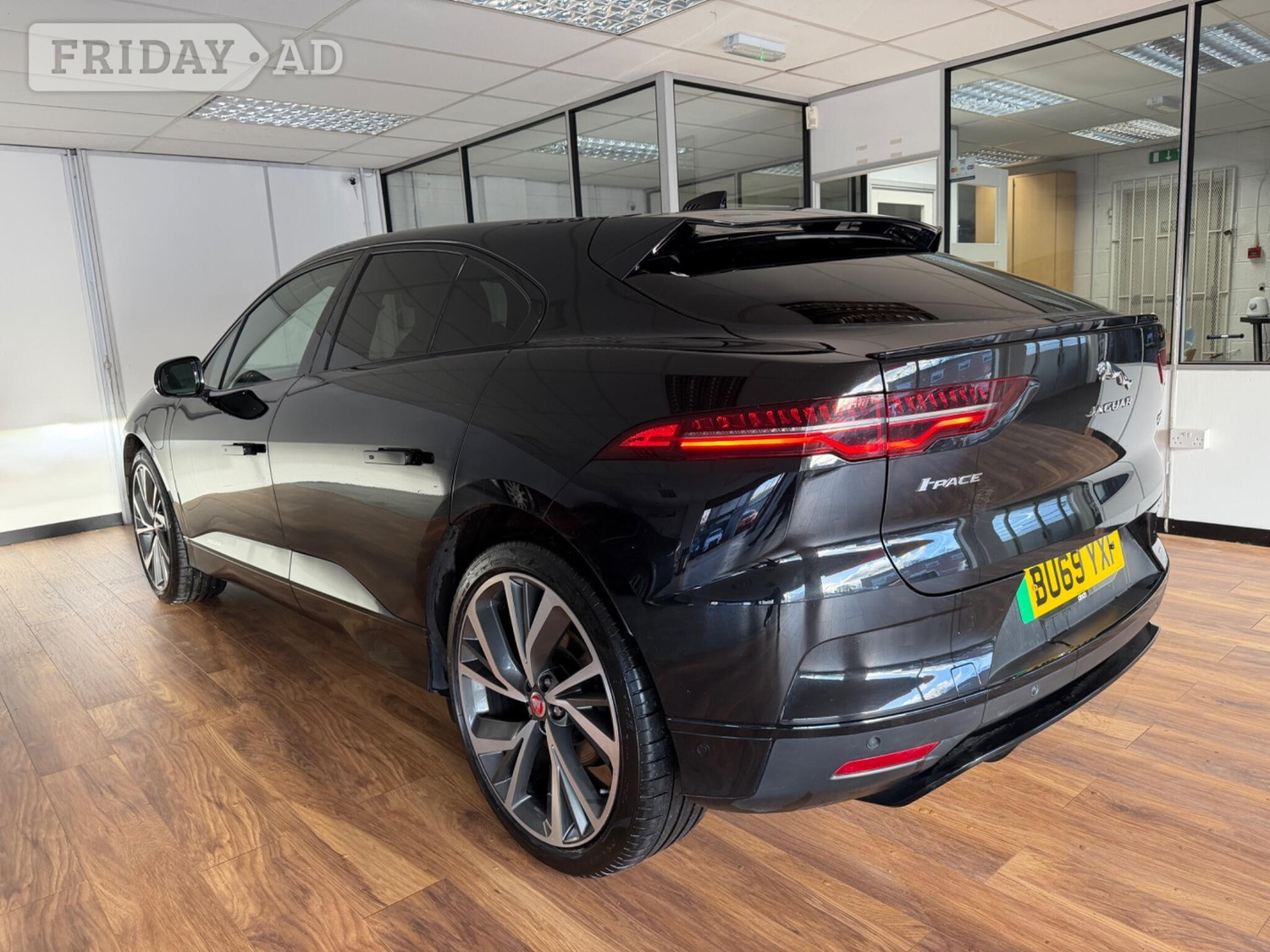 [ berth ]Jaguar I-Pace
