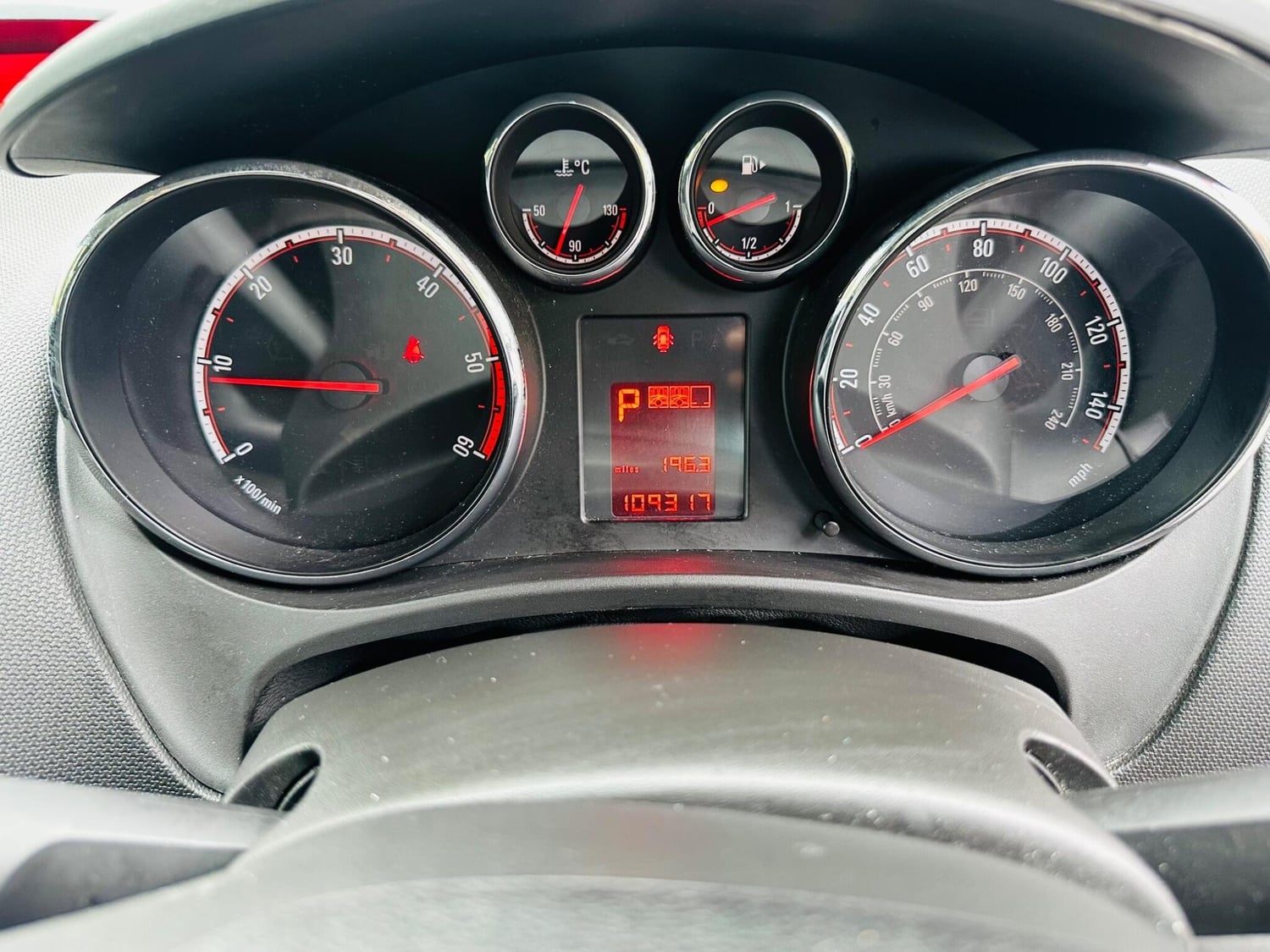 Vauxhall Meriva 2015 - Cars in Iver