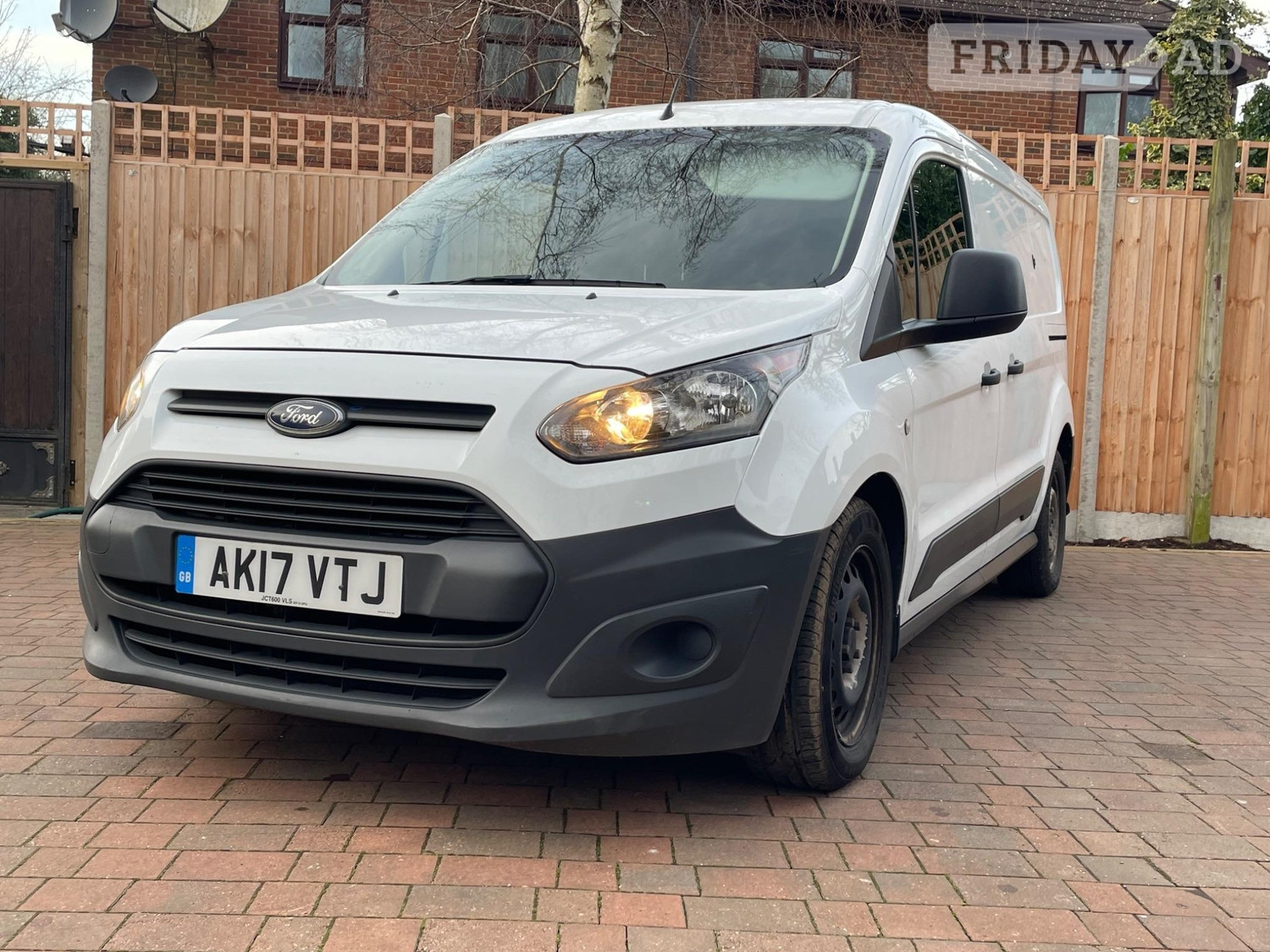 [ berth ]Ford Transit Connect