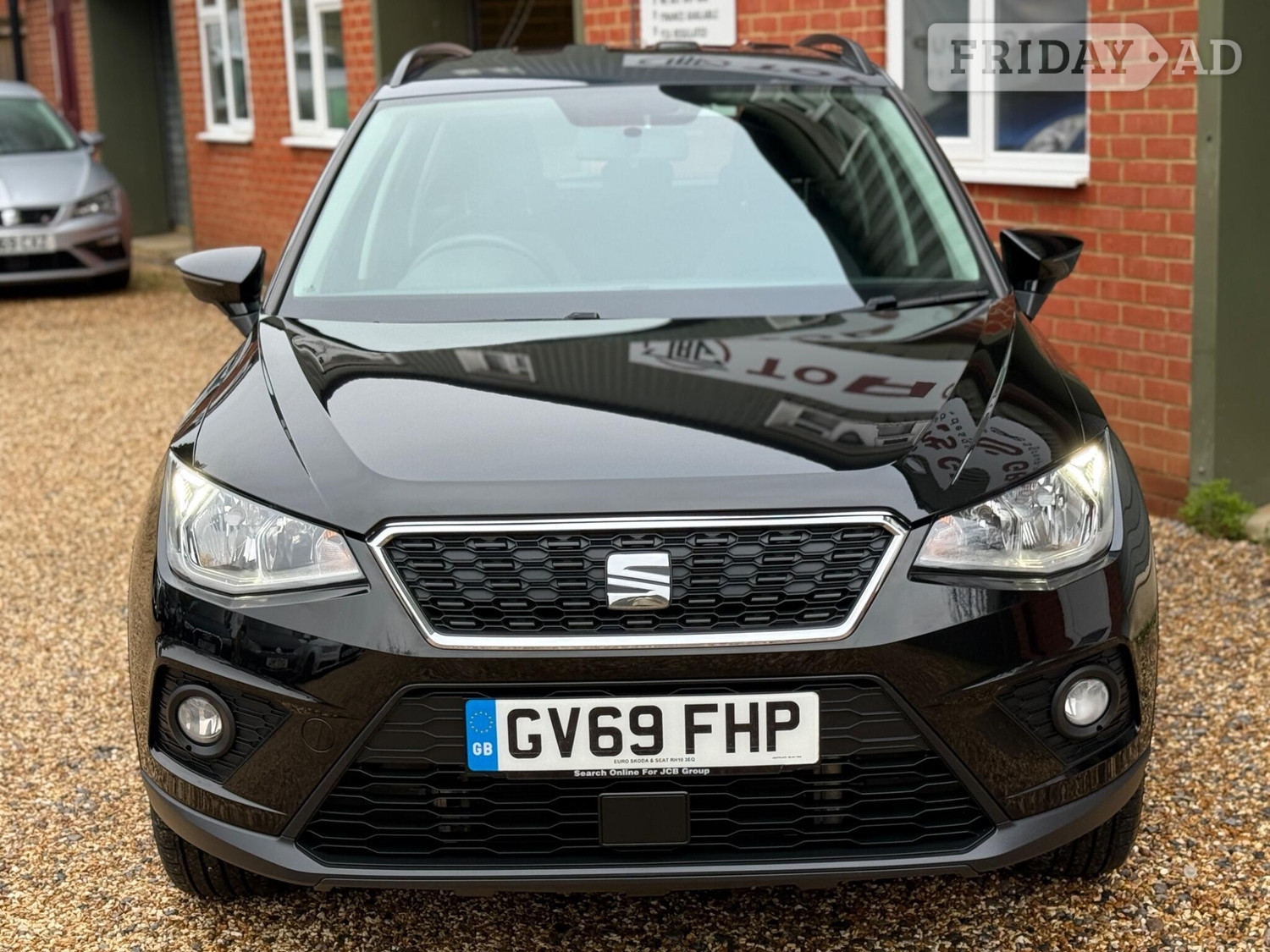 [ berth ]SEAT Arona