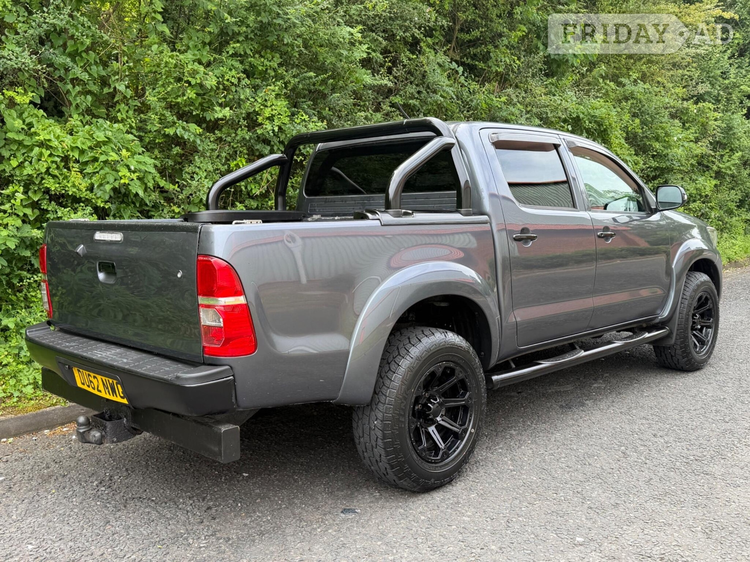 Toyota Hilux 2012 - Vans & Commercial Vehicles in Mansfield