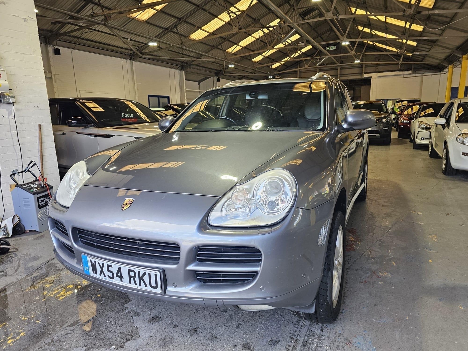 [ berth ]Porsche Cayenne
