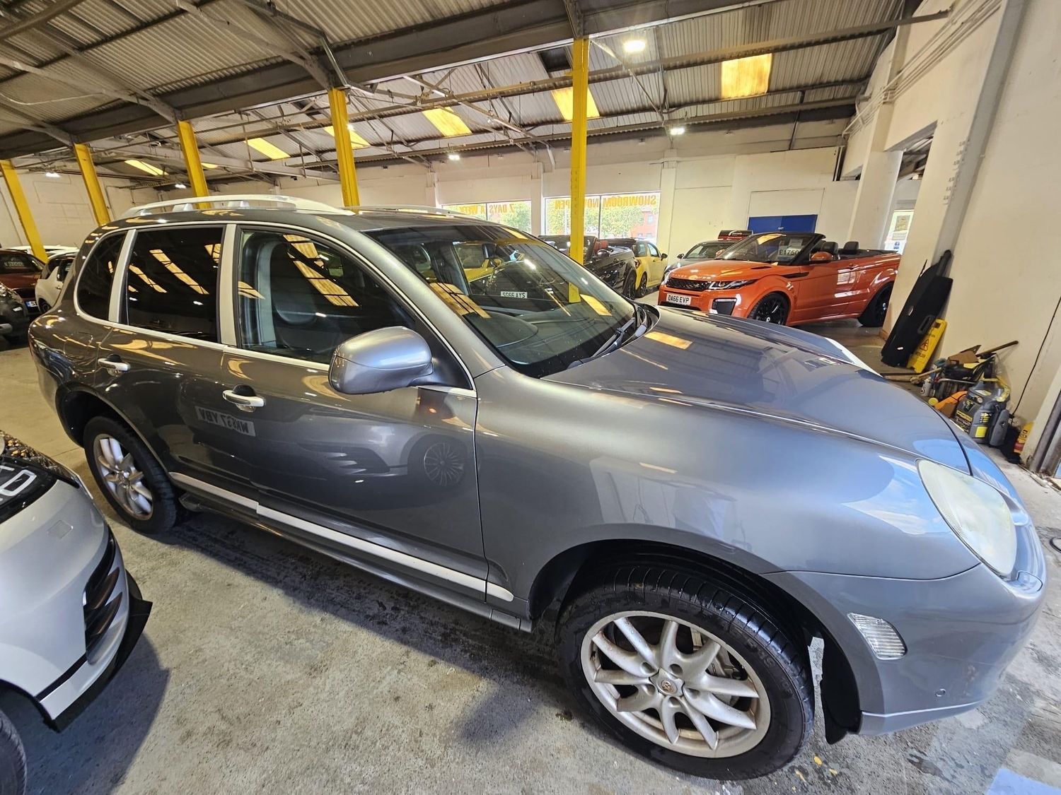 Porsche Cayenne 2004 - Cars