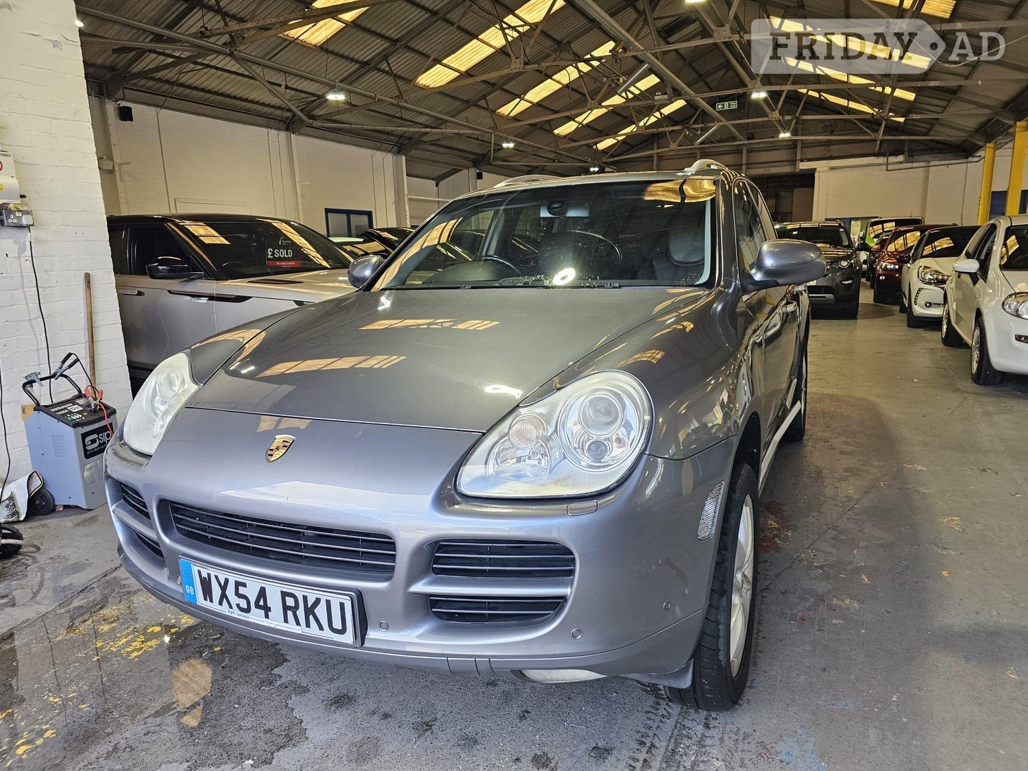 [ berth ]Porsche Cayenne