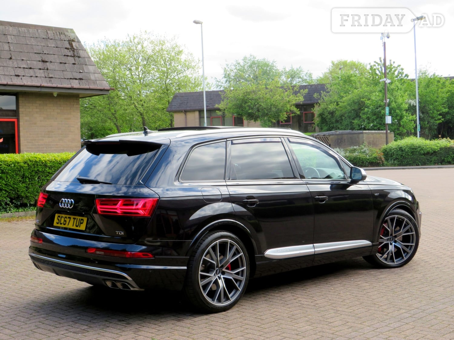 [ berth ]Audi SQ7