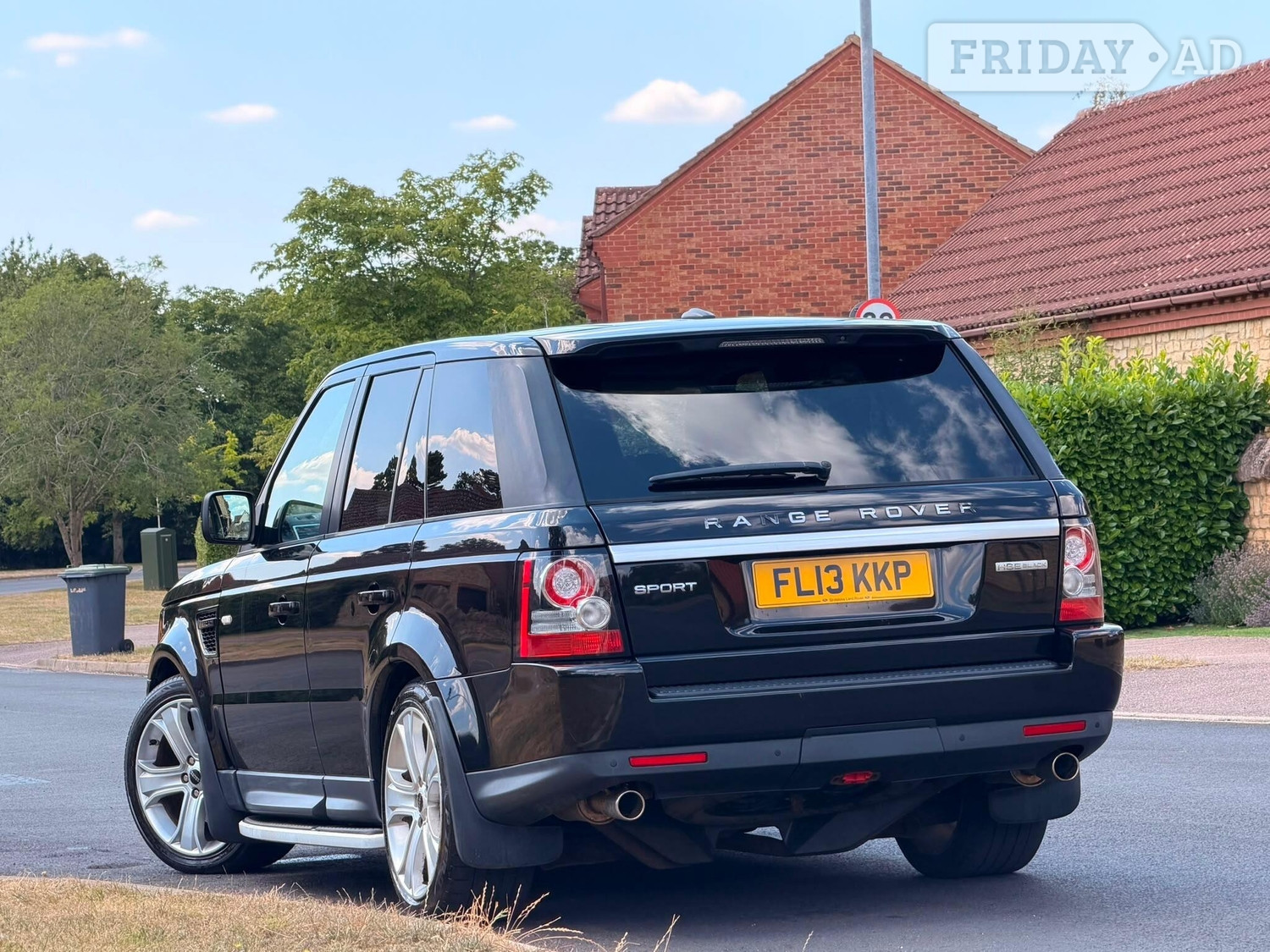 [ berth ]Land Rover Range Rover Sport