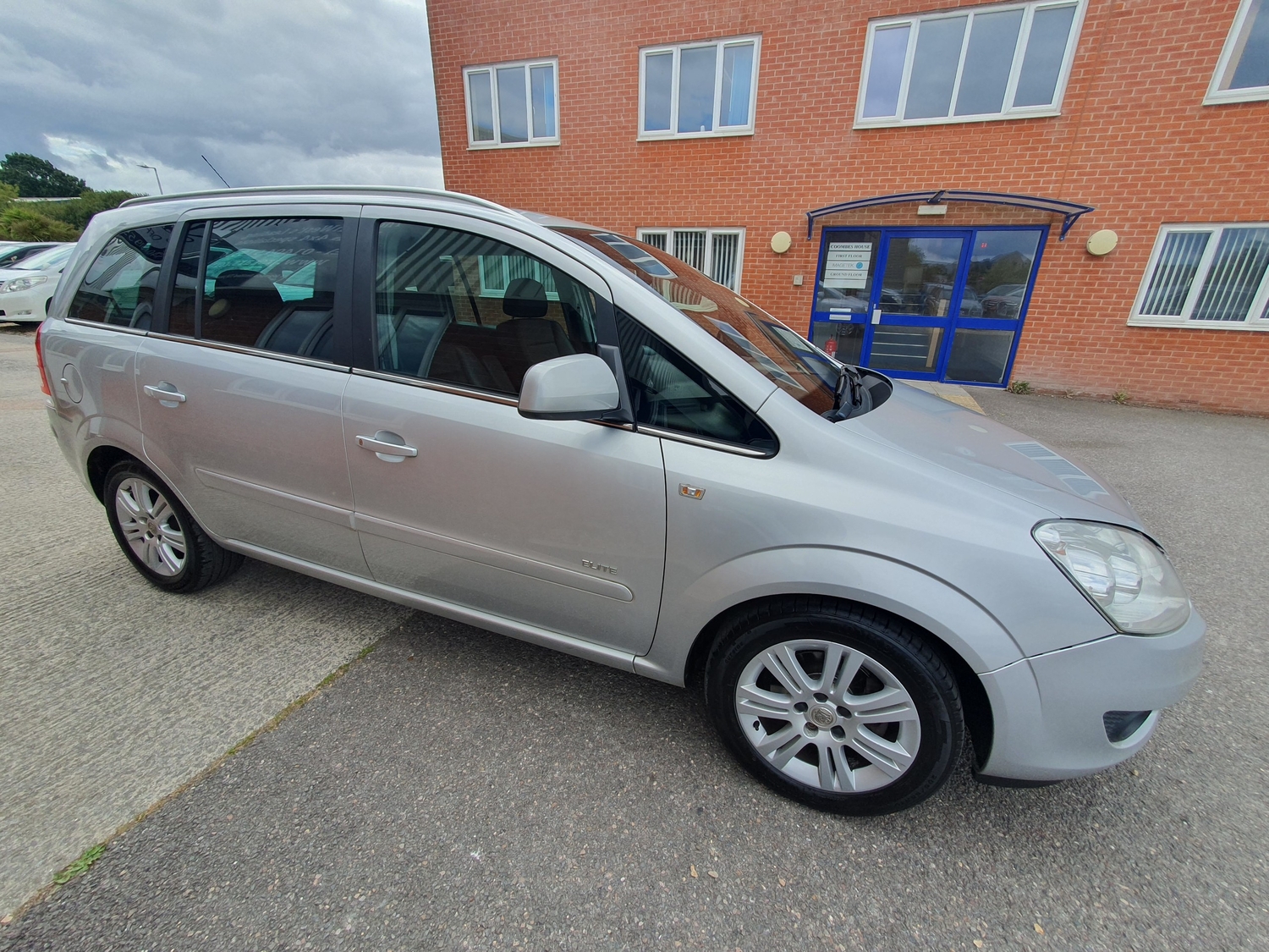 [ berth ]Vauxhall Zafira