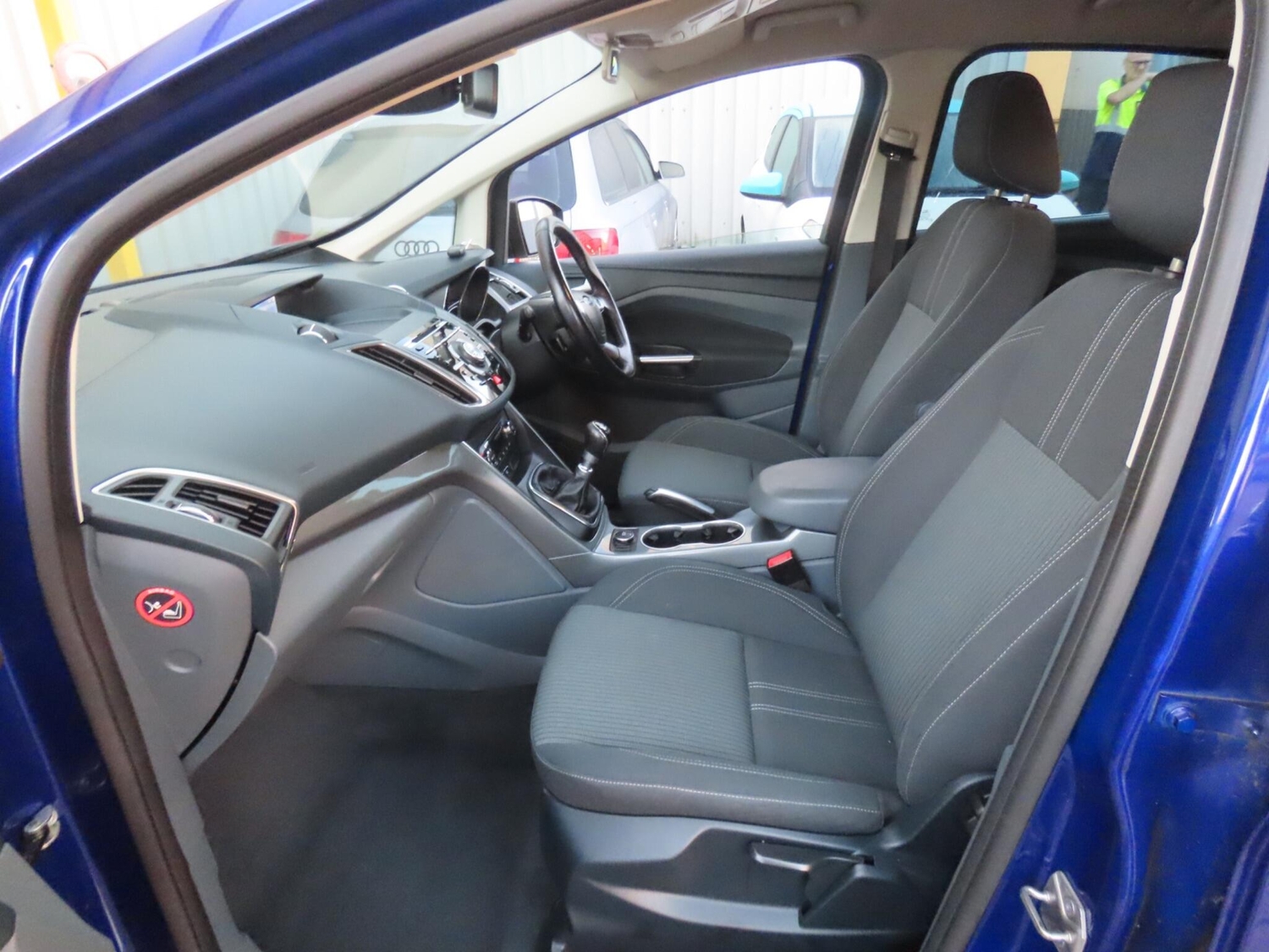 [ berth ]Ford C-MAX