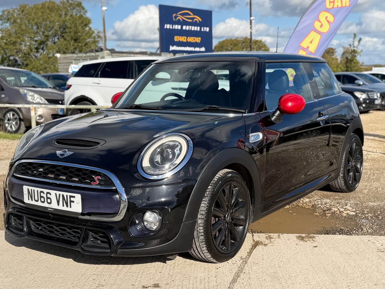 Mini Hatch 2016 - Cars in Burford