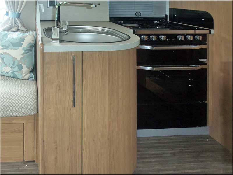 Auto-Trail Frontier Savannah 2015 - Motorhomes & Caravans