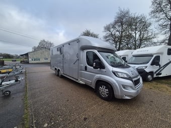 Equi-Trek Valiant Peugeot Horsebox